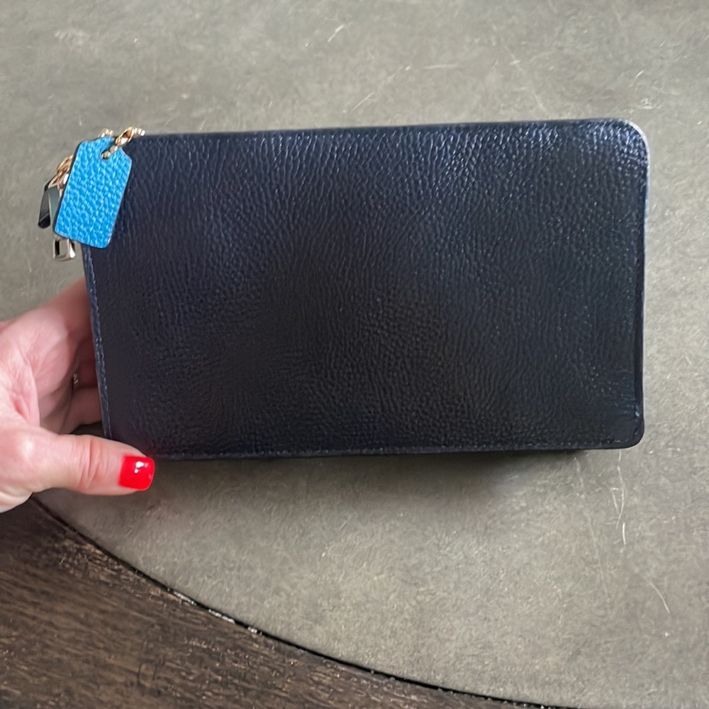 COACH clutch with contrast wallet - Picture 10 of 12